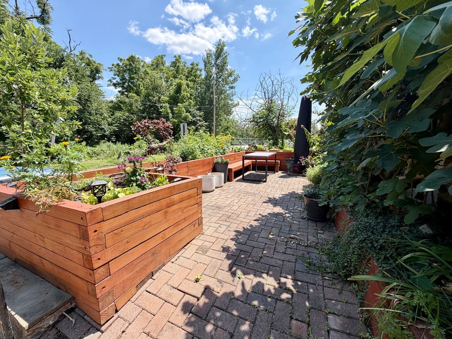 Upper Darby Townhome: 216 Glencoe Rd
