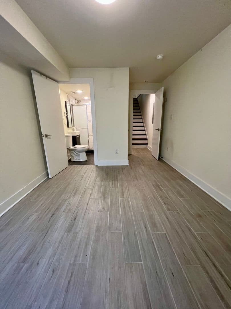 Philadelphia Apartment: 1706 Arlington St