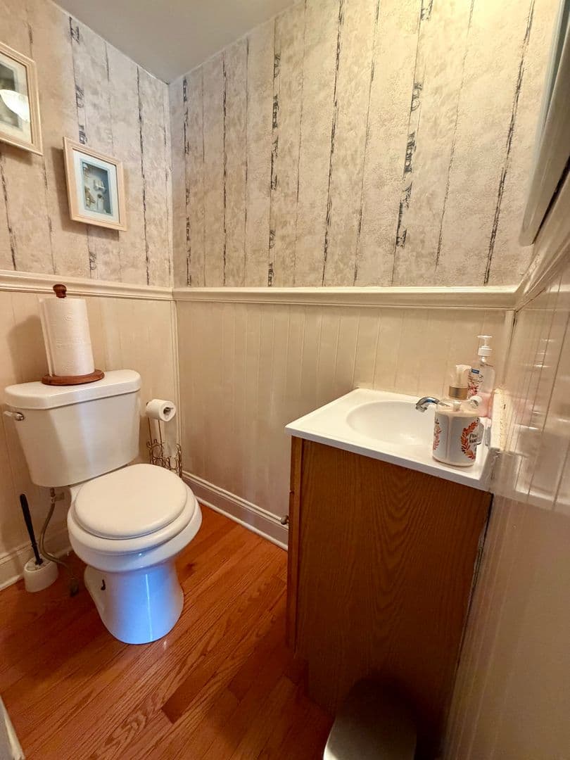 Philadelphia House: 6522 N American St