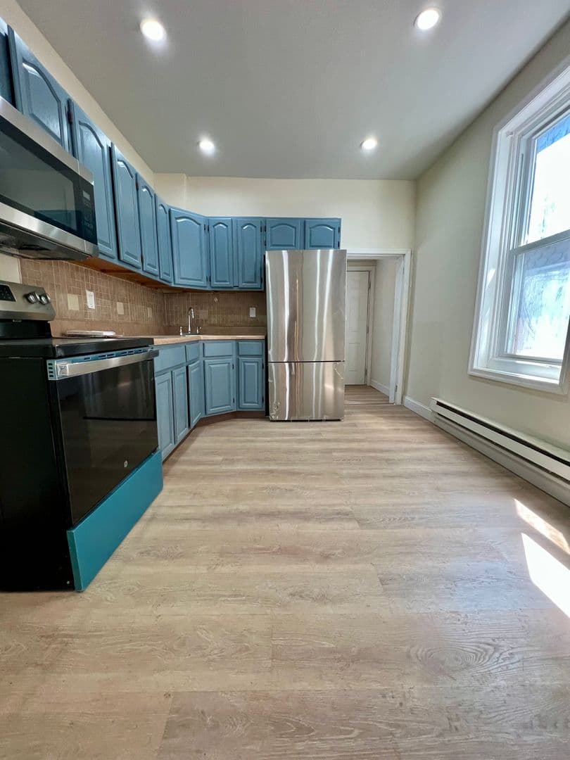 Philadelphia Townhome: 124 E Wishart St