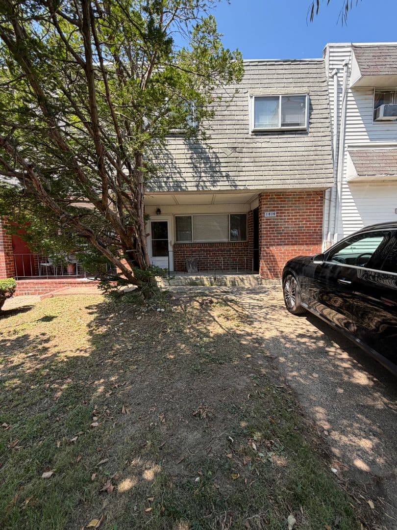 Philadelphia House: 1414 N 11th St