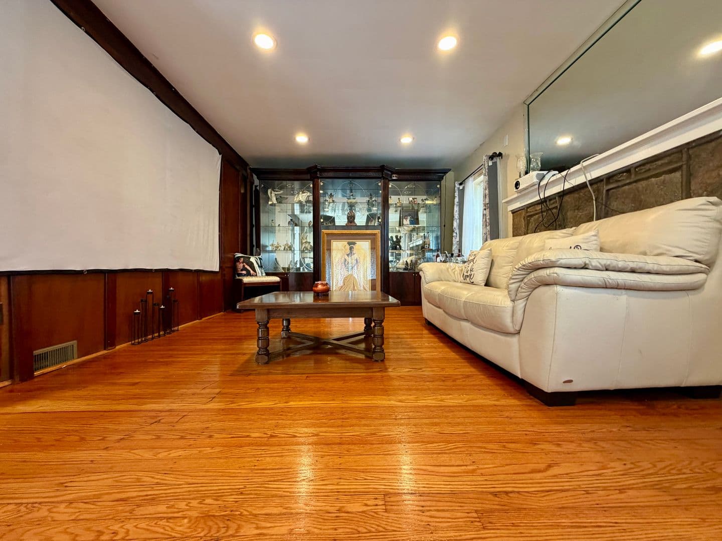 Philadelphia House: 6522 N American St