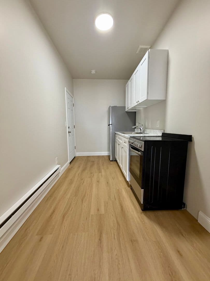Philadelphia Apartment: 724 S 52nd St