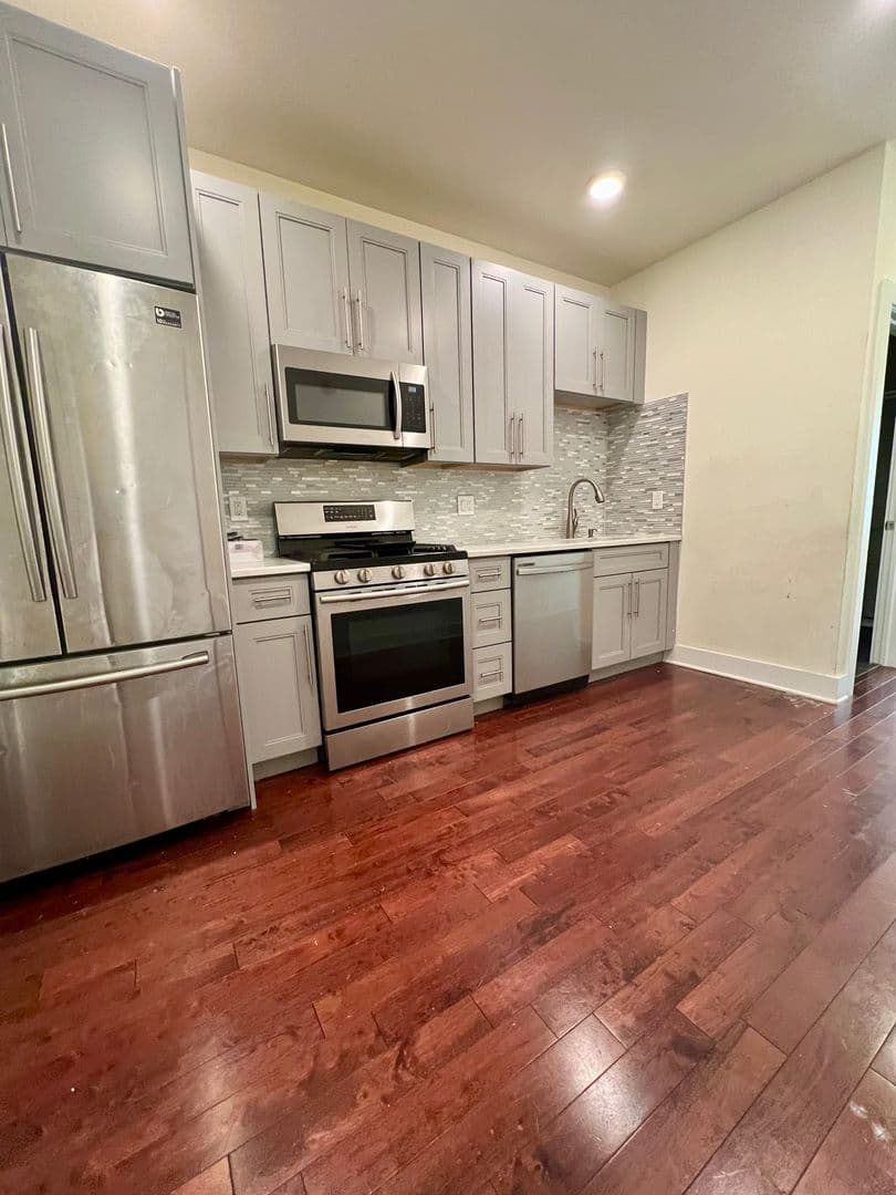 Philadelphia Apartment: 1706 Arlington St