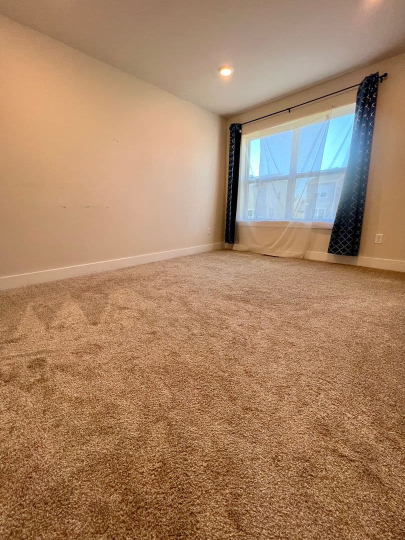 Spring City Townhome: 806 Pecan Rd