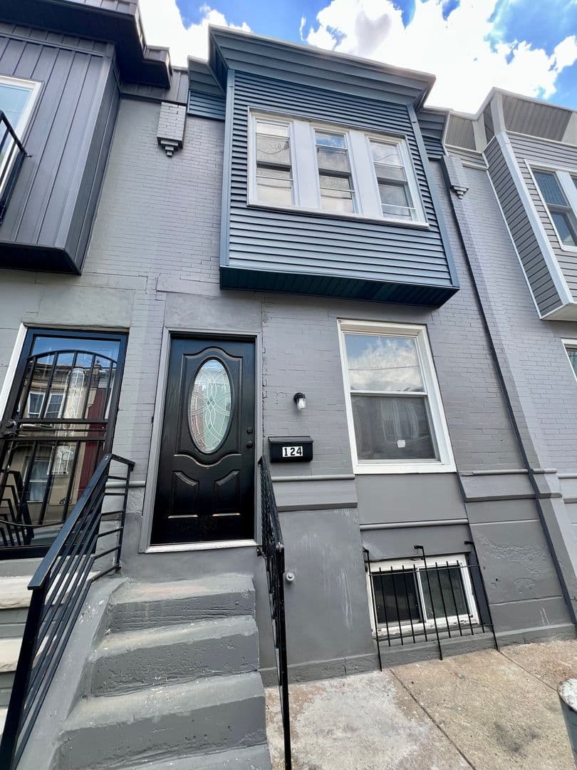 Philadelphia Townhome: 124 E Wishart St