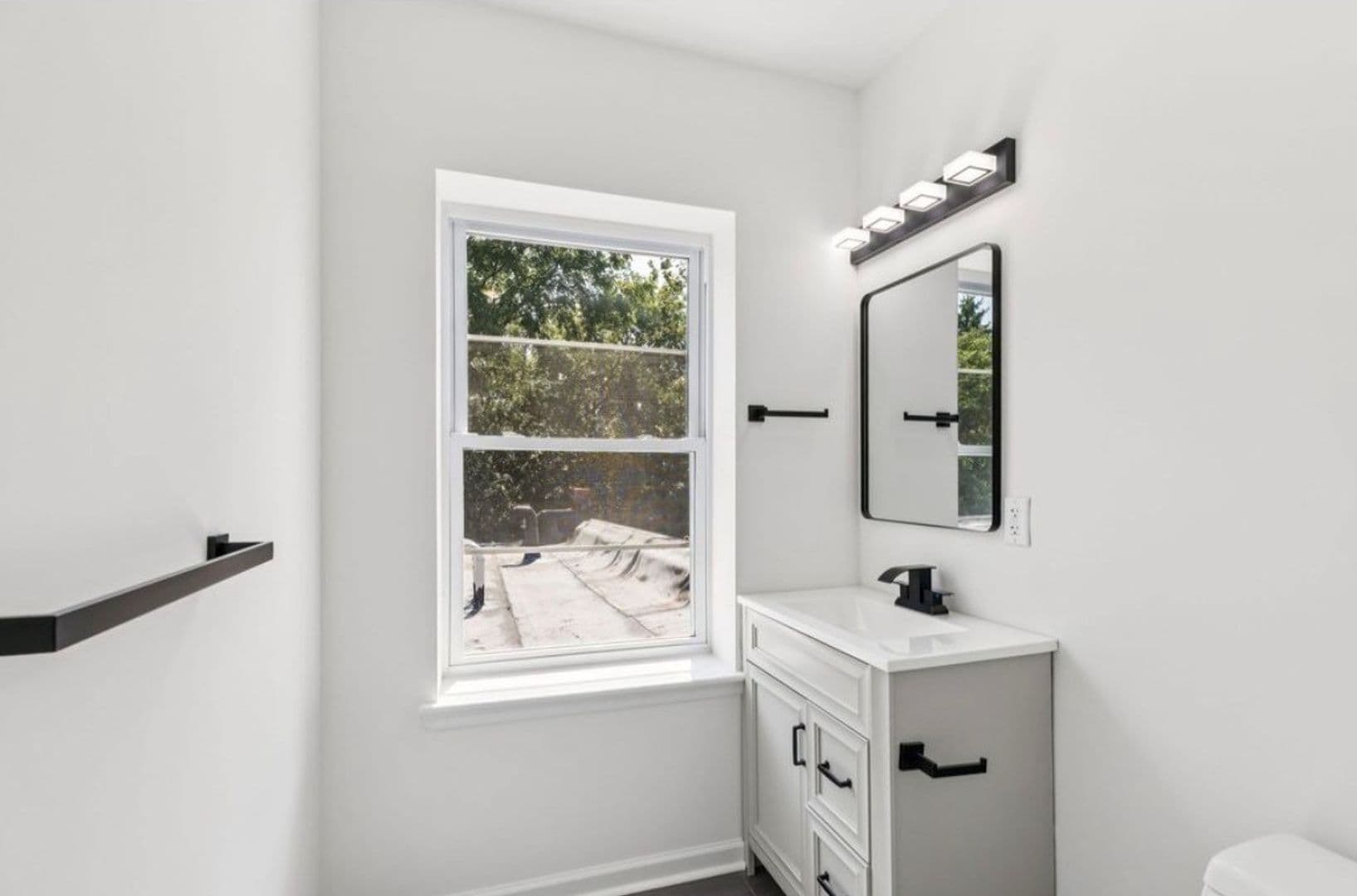 Philadelphia Apartment: 7 N 50th St