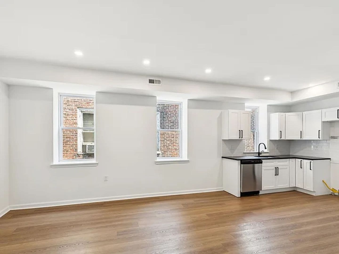 Philadelphia Apartment: 7 N 50th St