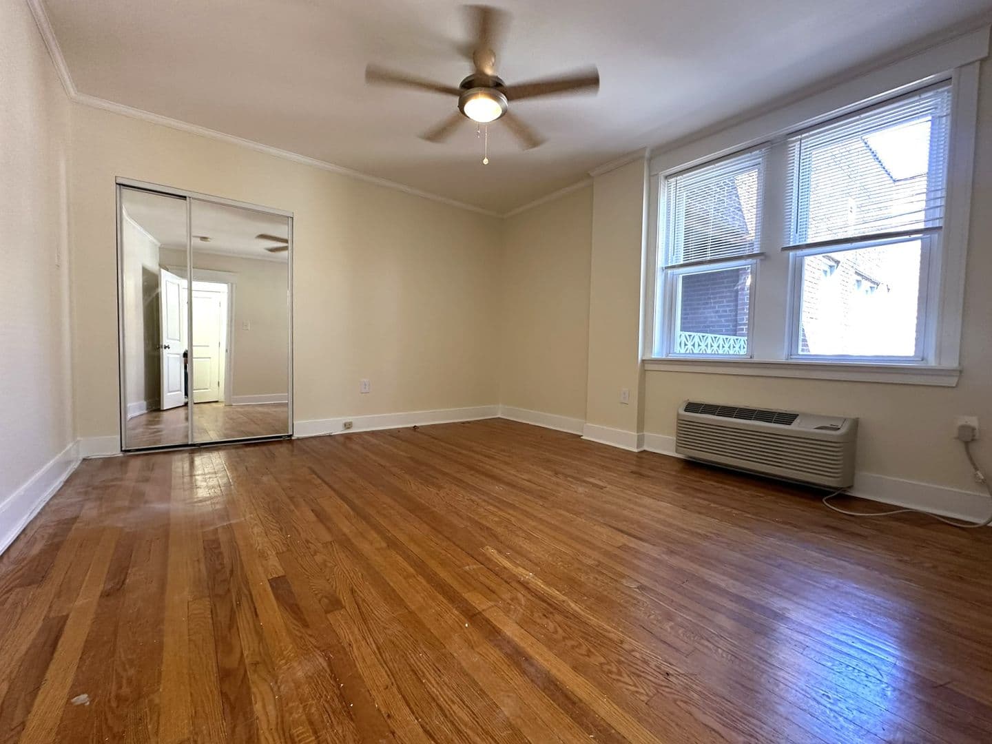 Philadelphia Apartment: 437 W School House Ln