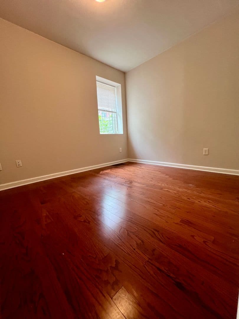 Philadelphia Apartment: 2106 N 17th St