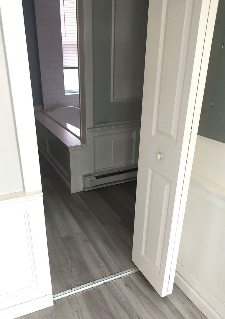 Philadelphia Apartment: 1003 S 13th St