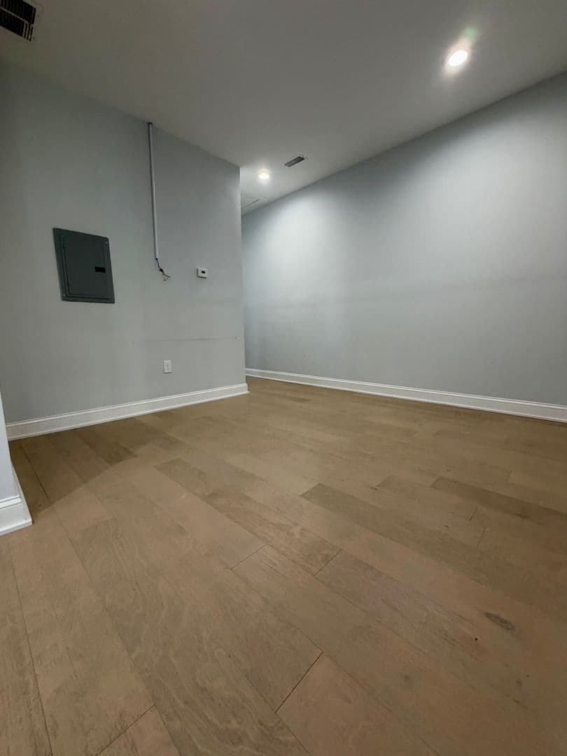Philadelphia Apartment: 1247 Snyder Ave