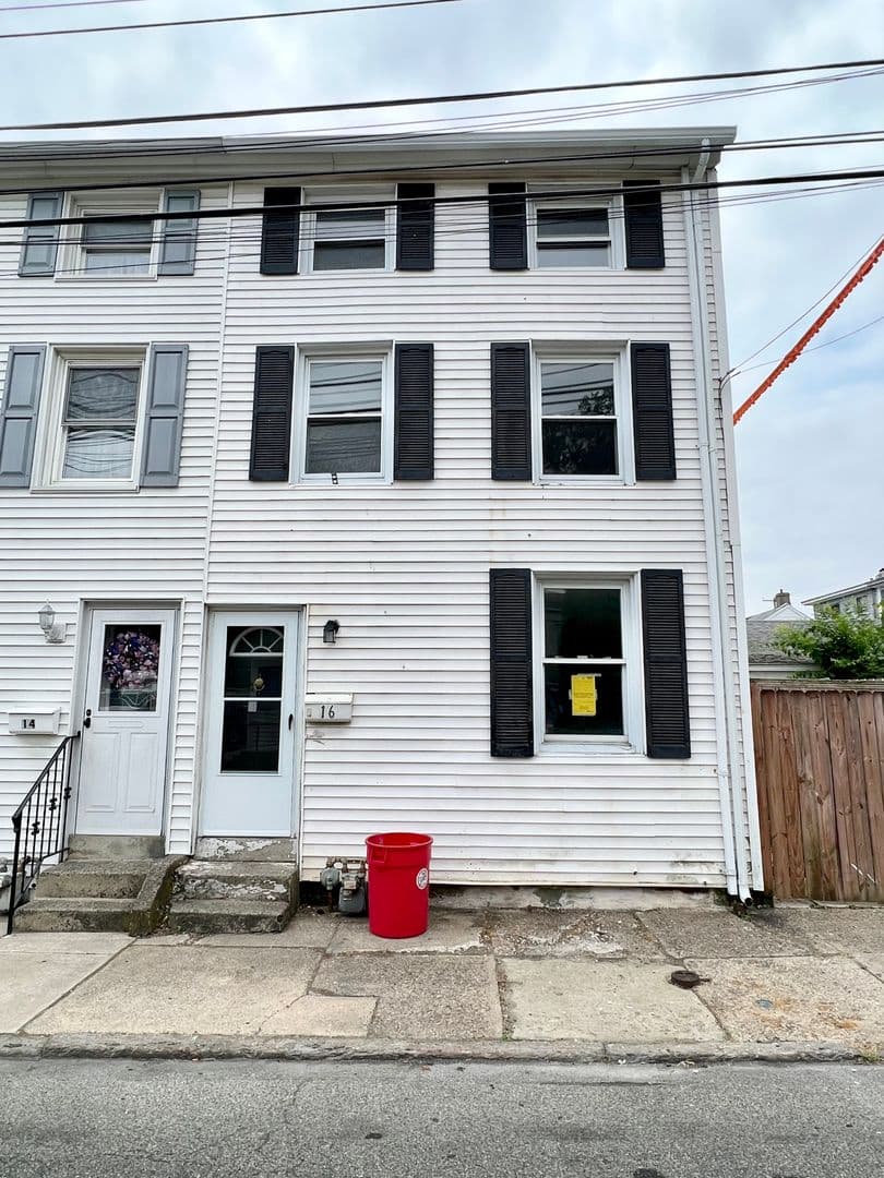 Brookhaven Townhome: 16 3rd St