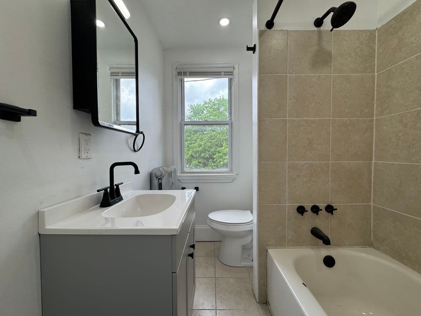 East Lansdowne Condo: 171 Lewis Ave - Unit B