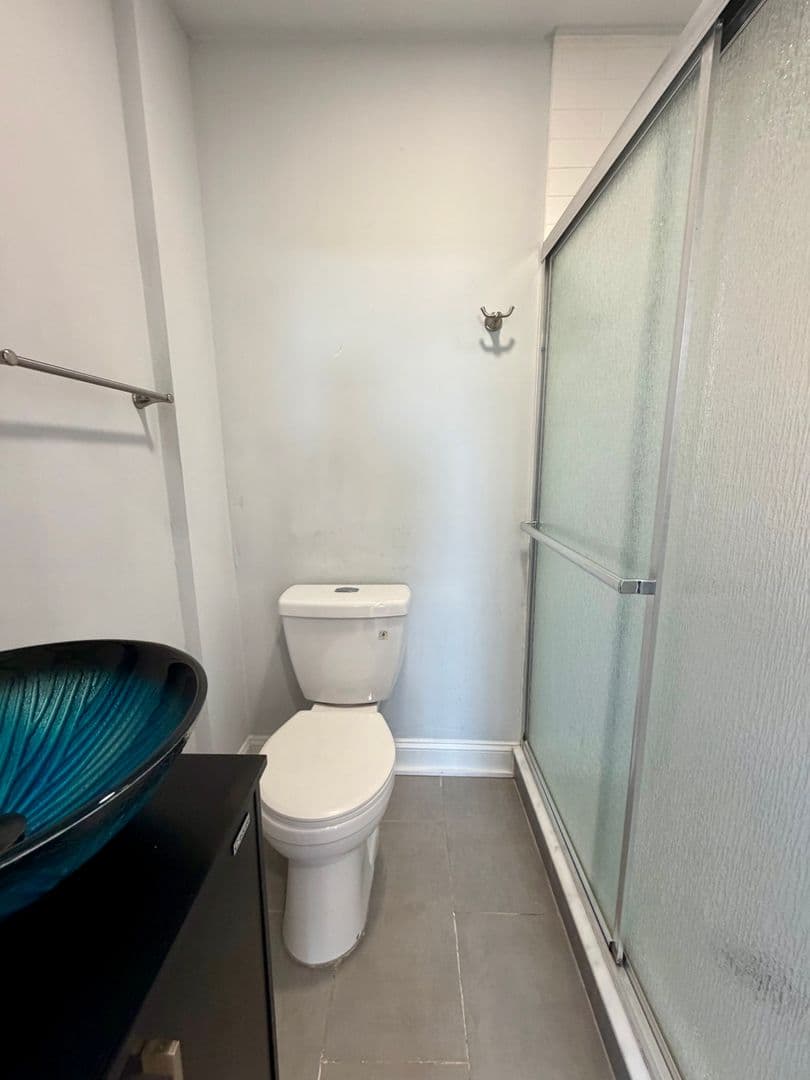 Philadelphia Apartment: 1247 Snyder Ave