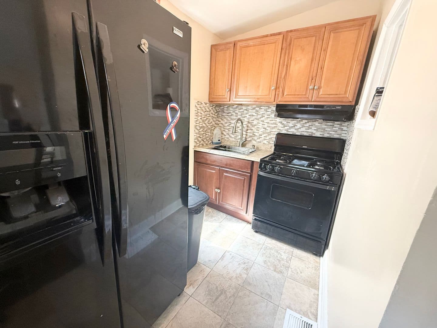 Collingdale Townhome: 242 Pusey Ave