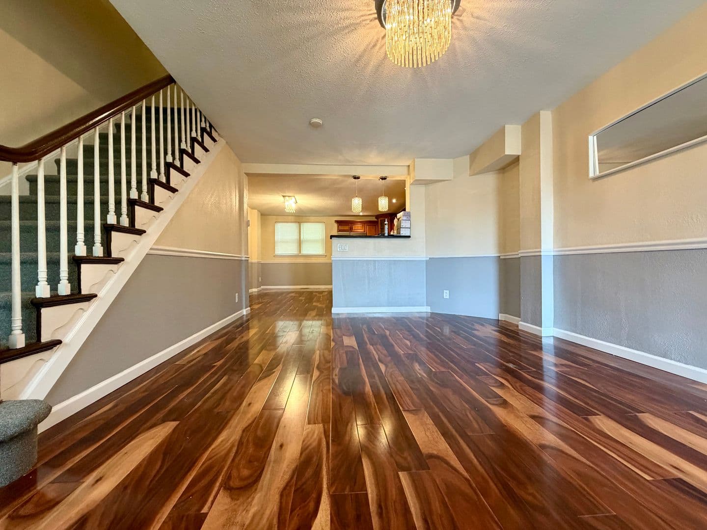 Philadelphia House: 1668 E Walnut Ln