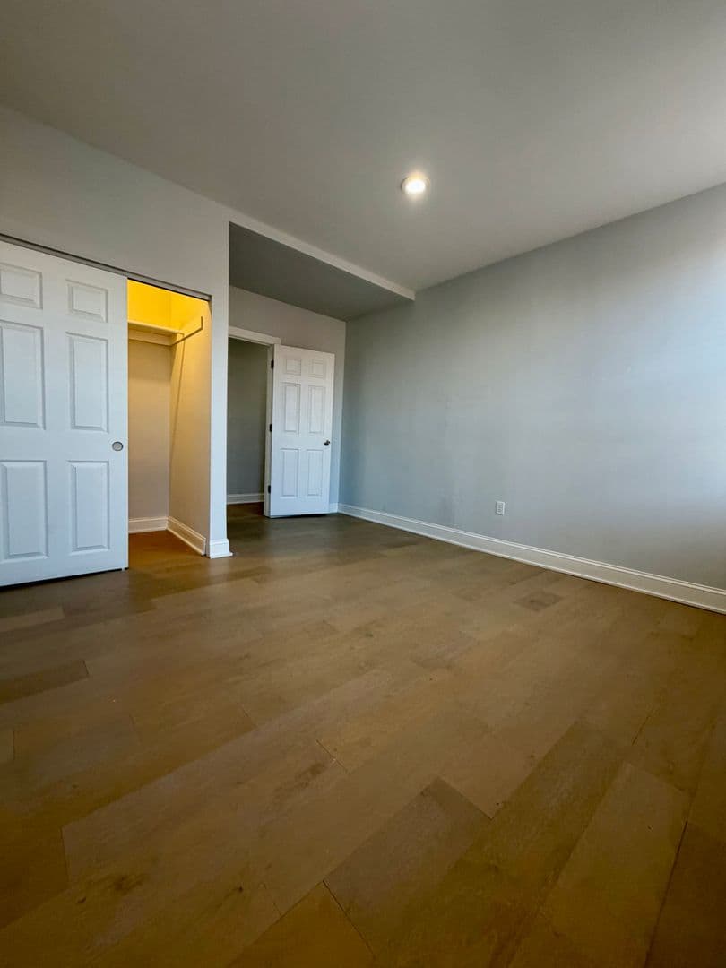 Philadelphia Apartment: 1247 Snyder Ave