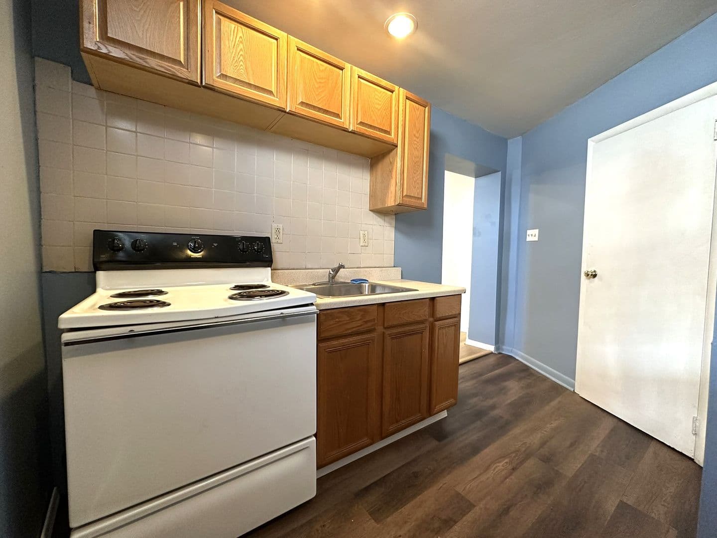Philadelphia Apartment: 2542 E Ann St