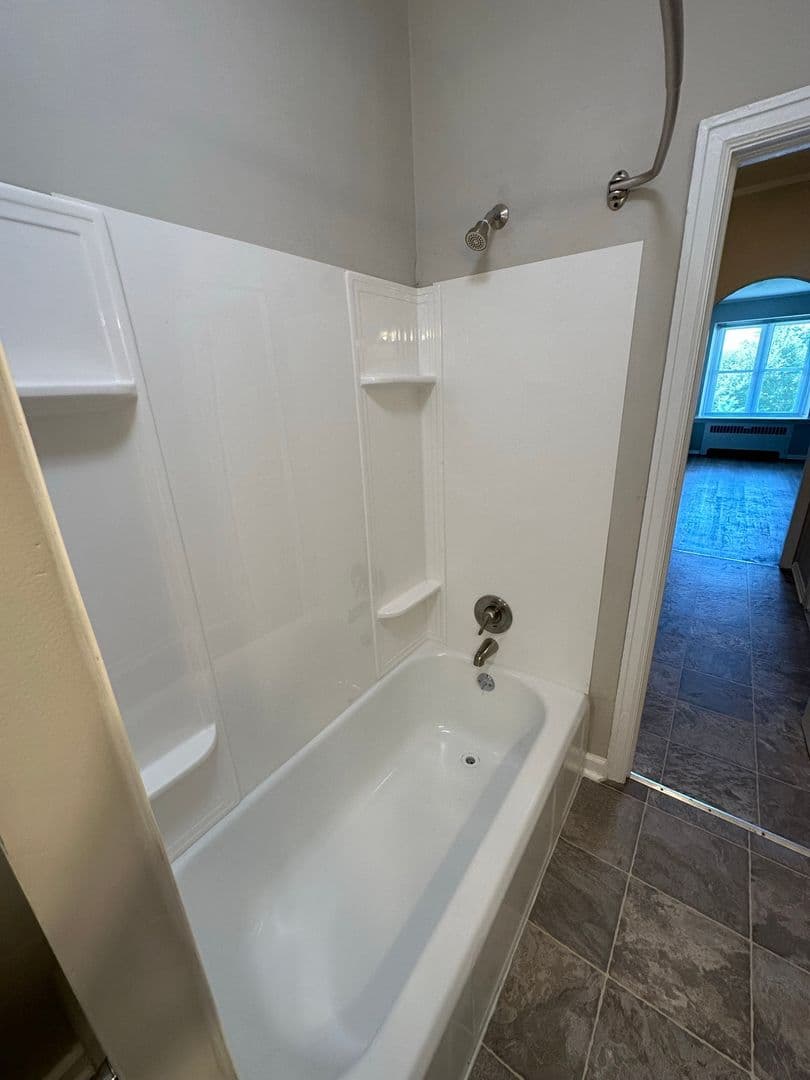 Philadelphia Apartment: 4927 Wynnefield Ave