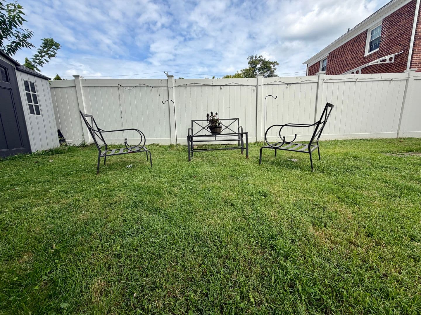 Philadelphia House: 6522 N American St