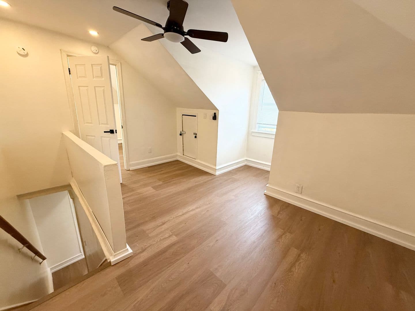 East Lansdowne Condo: 171 Lewis Ave - Unit B