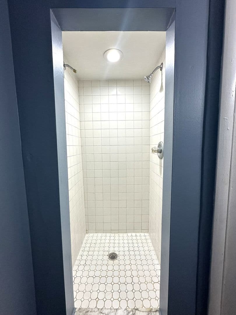 Philadelphia Apartment: 2542 E Ann St