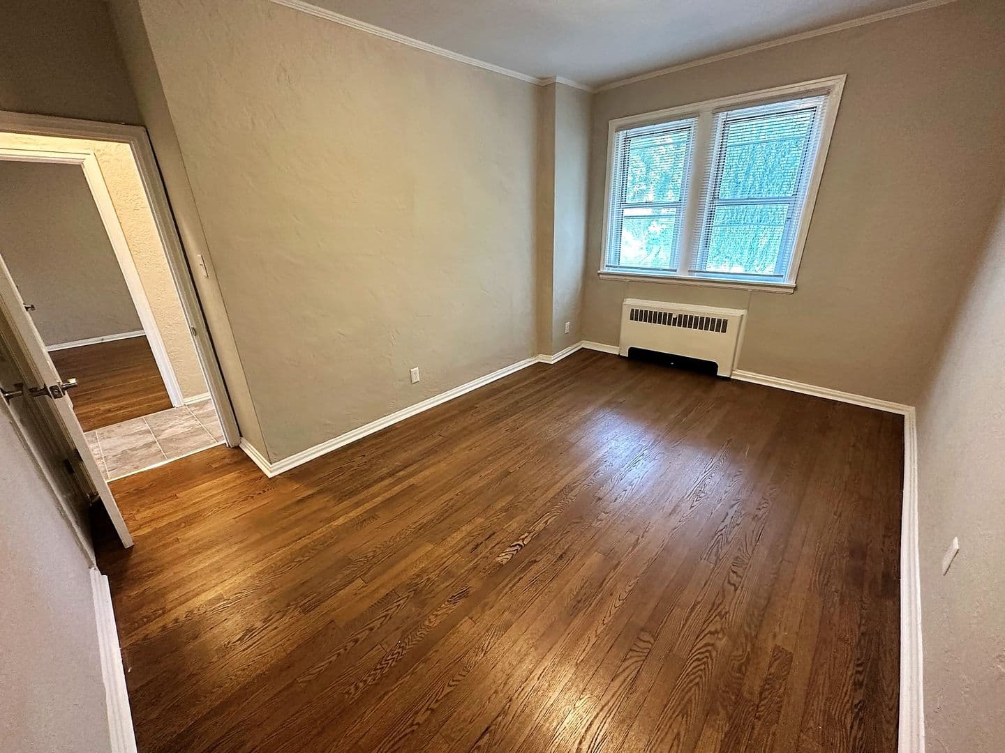 Philadelphia Apartment: 4927 Wynnefield Ave