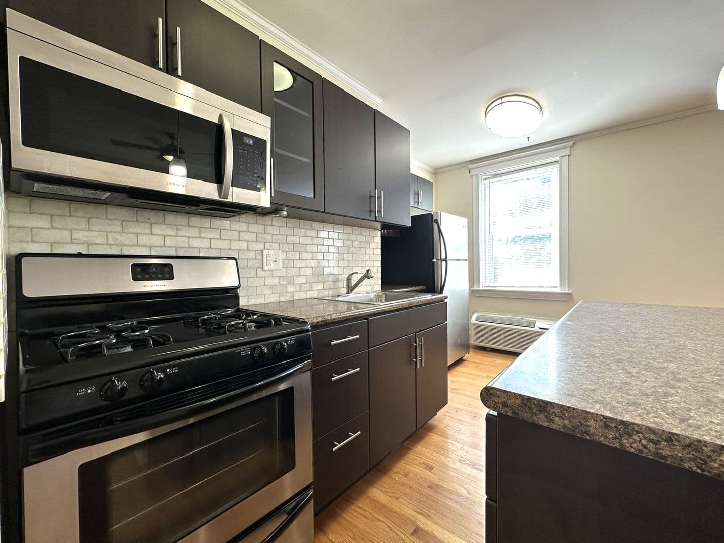 Philadelphia Apartment: 437 W School House Ln