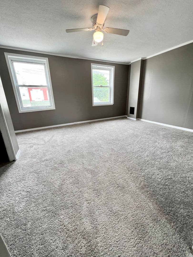 Brookhaven Townhome: 16 3rd St