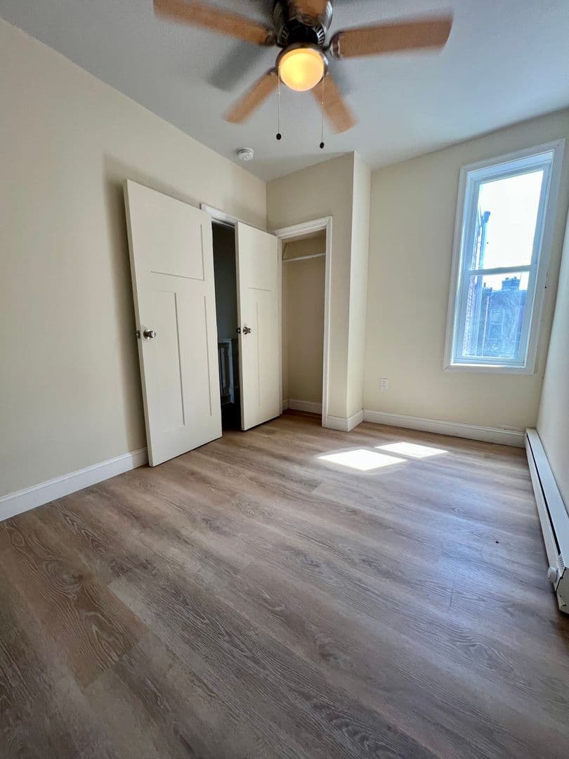 Philadelphia Townhome: 124 E Wishart St