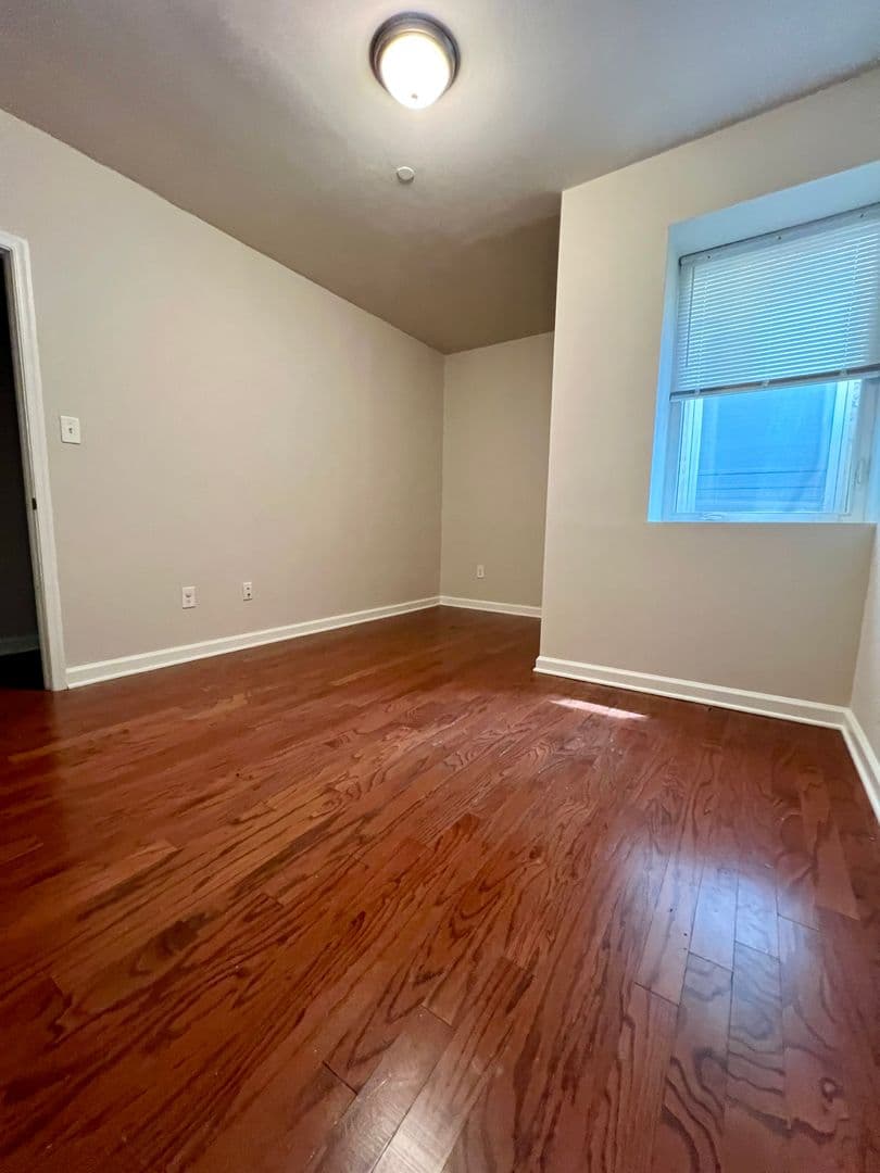 Philadelphia Apartment: 2106 N 17th St