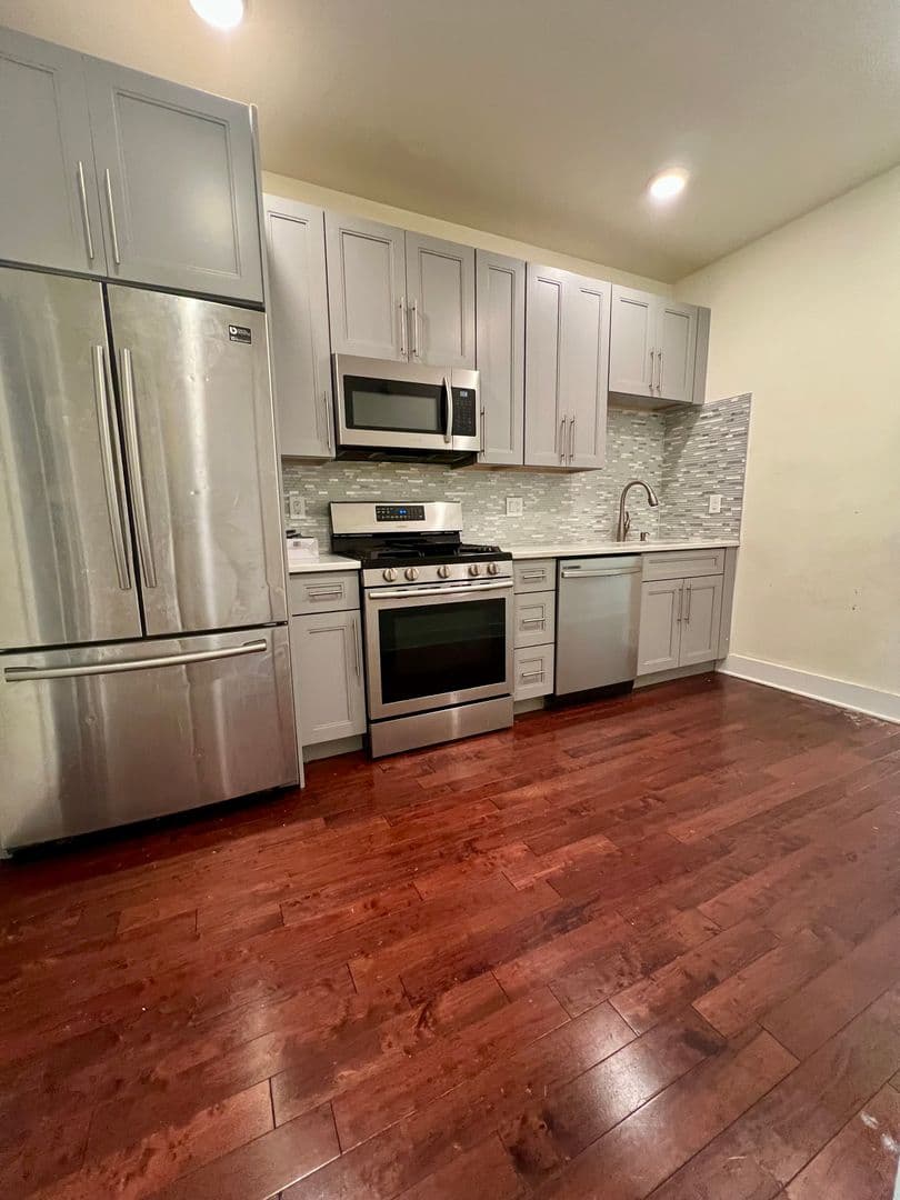 Philadelphia Apartment: 1706 Arlington St