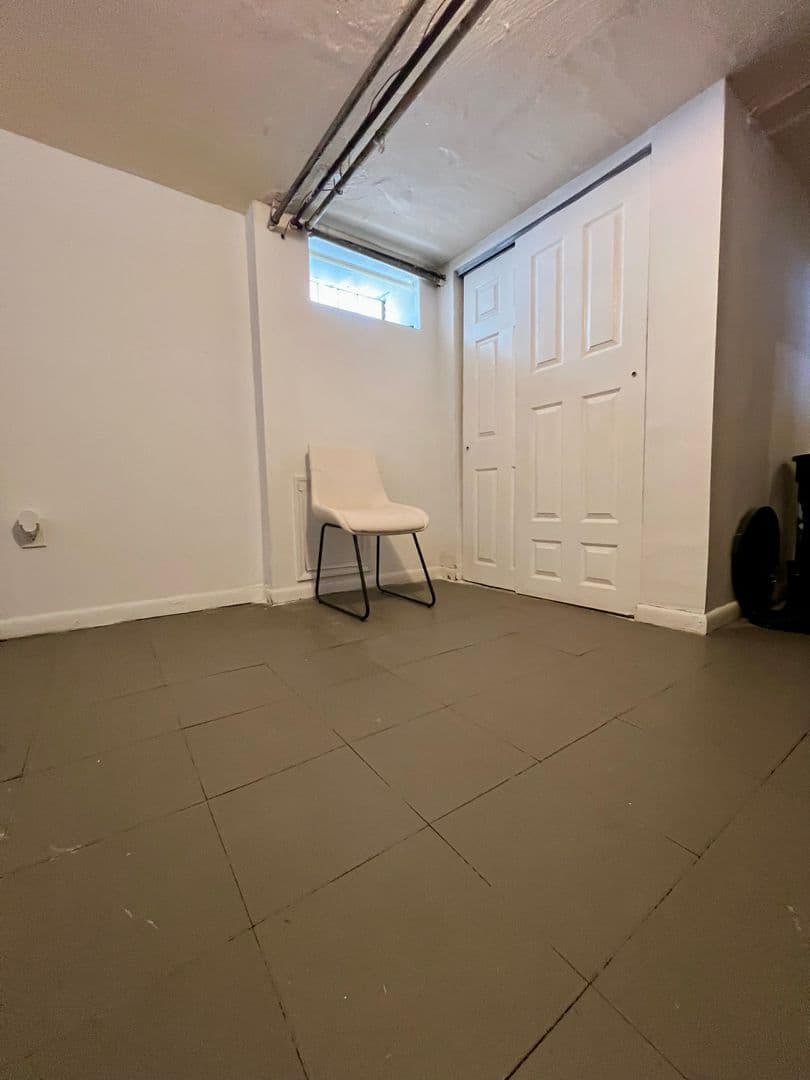 Lansdowne Townhome: 317 Barker Ave
