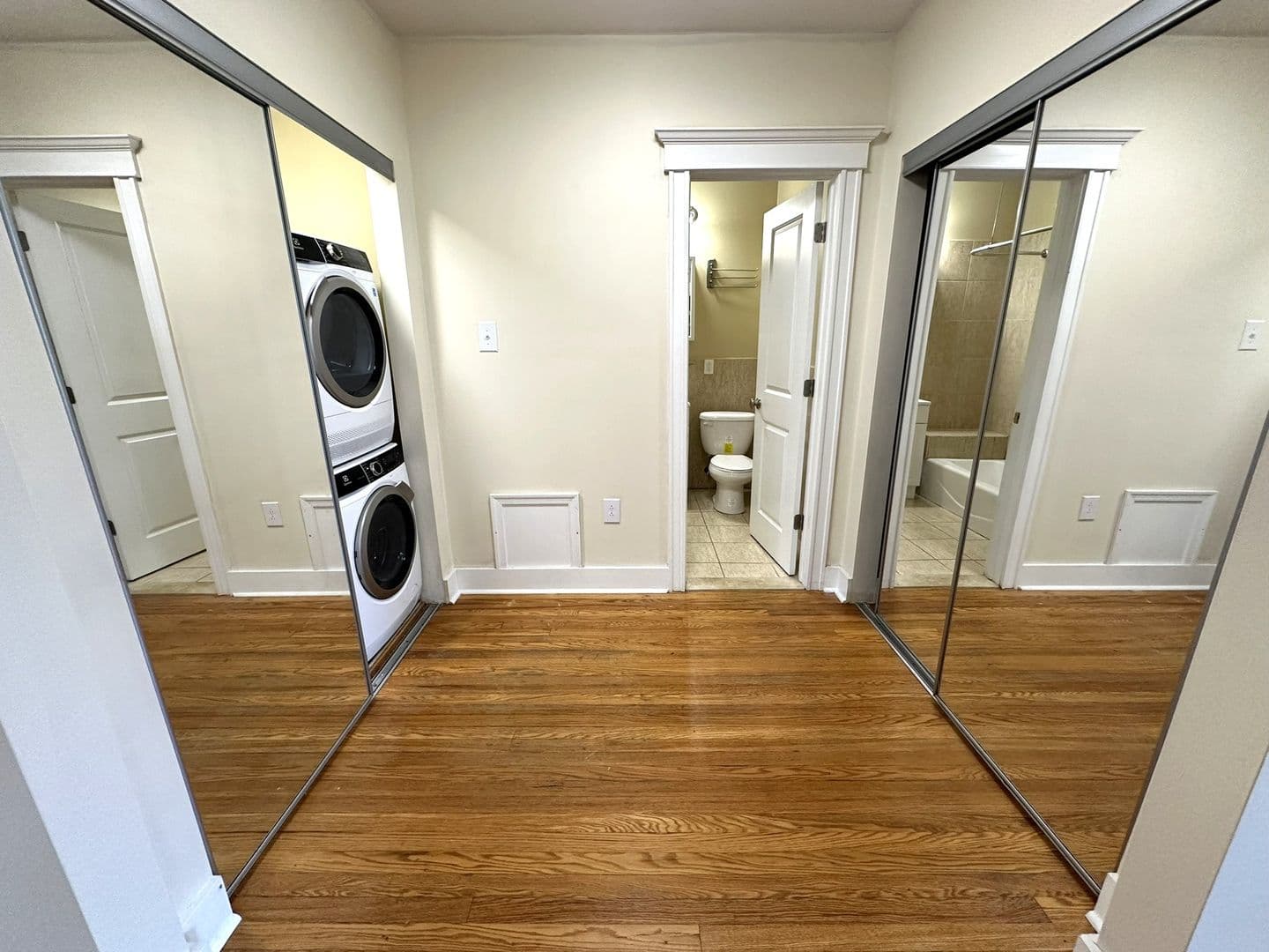 Philadelphia Apartment: 437 W School House Ln