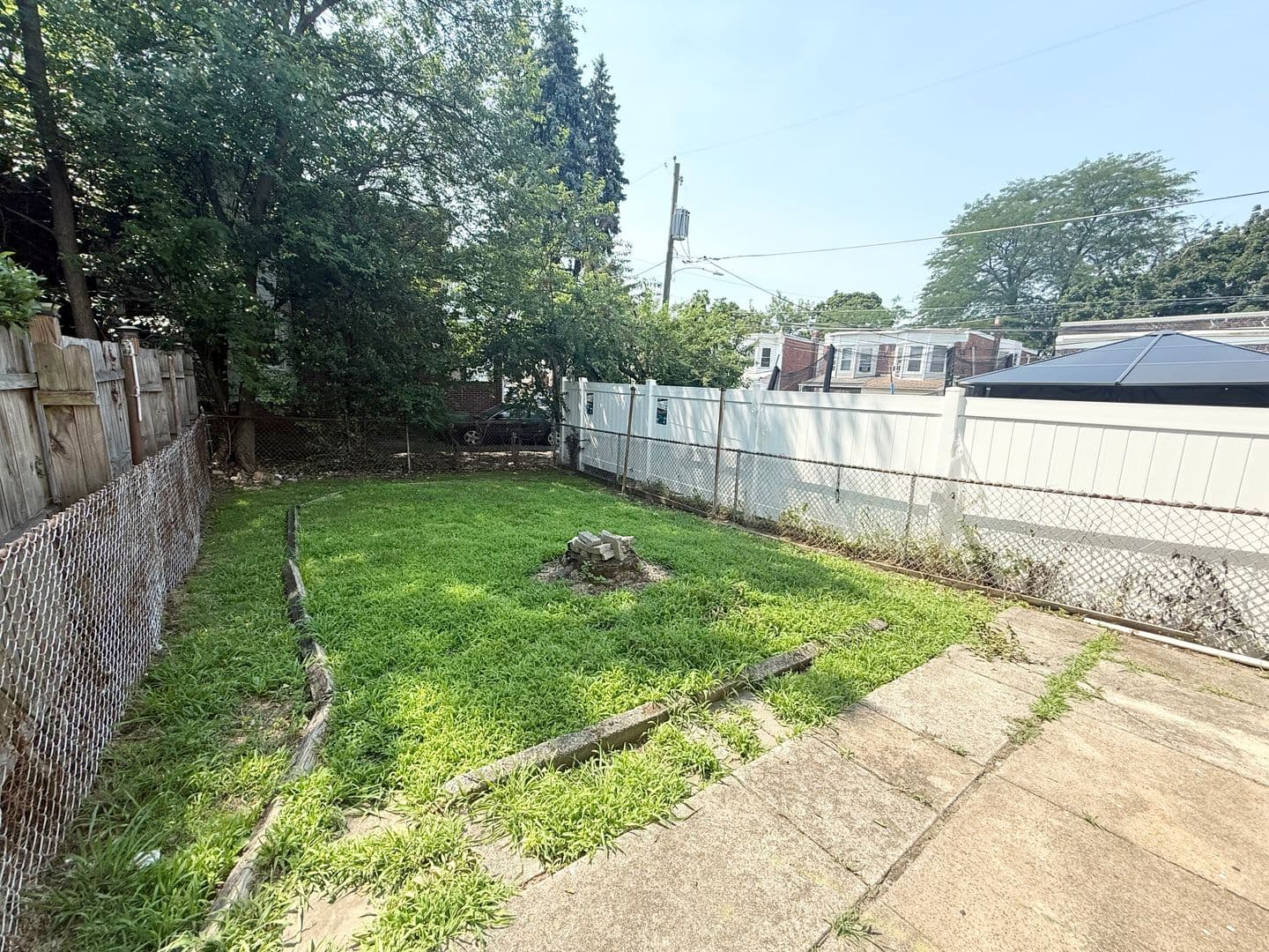 Collingdale Townhome: 242 Pusey Ave
