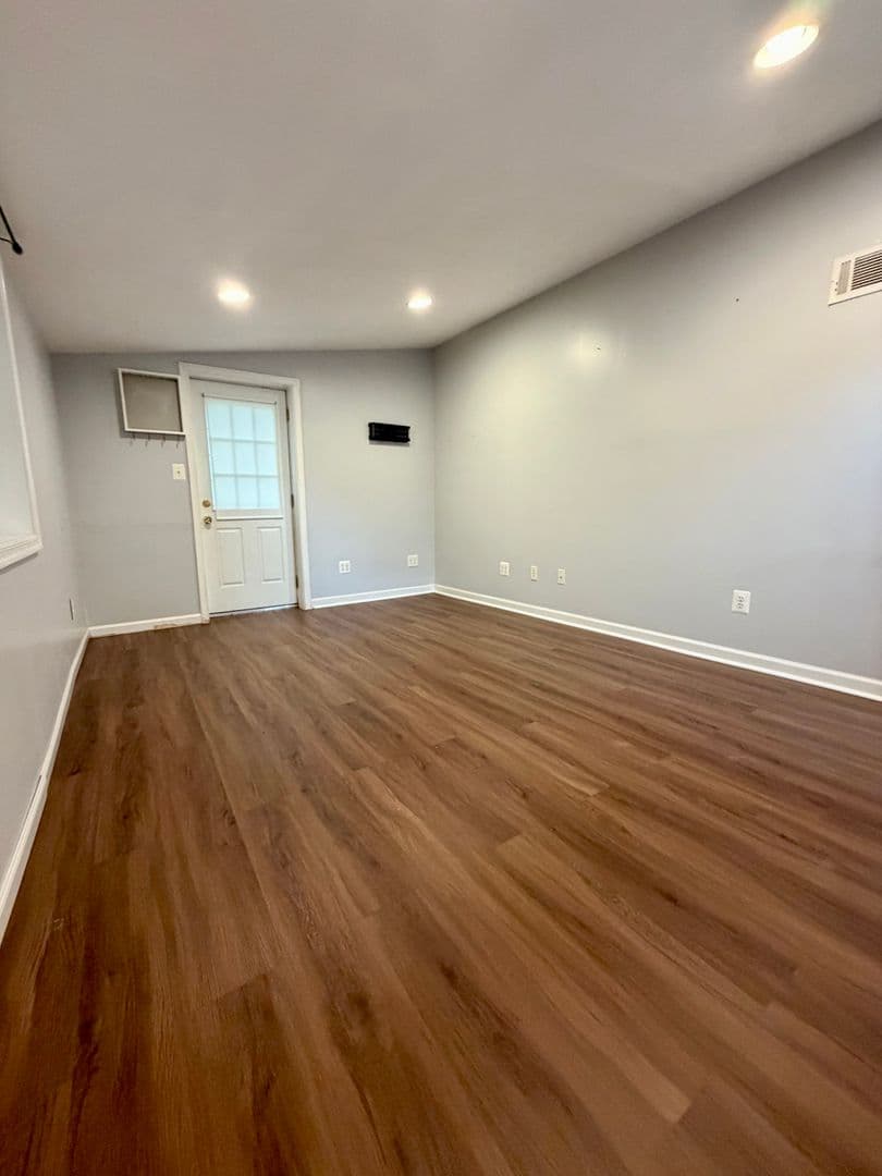 Glenside House: 300 Winding Way