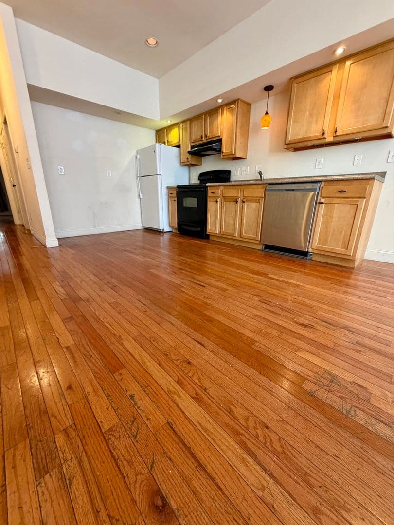 Philadelphia Apartment: 2025 N 18th St