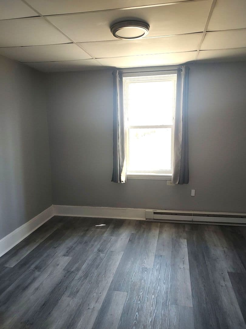 Philadelphia Apartment: 1003 S 13th St