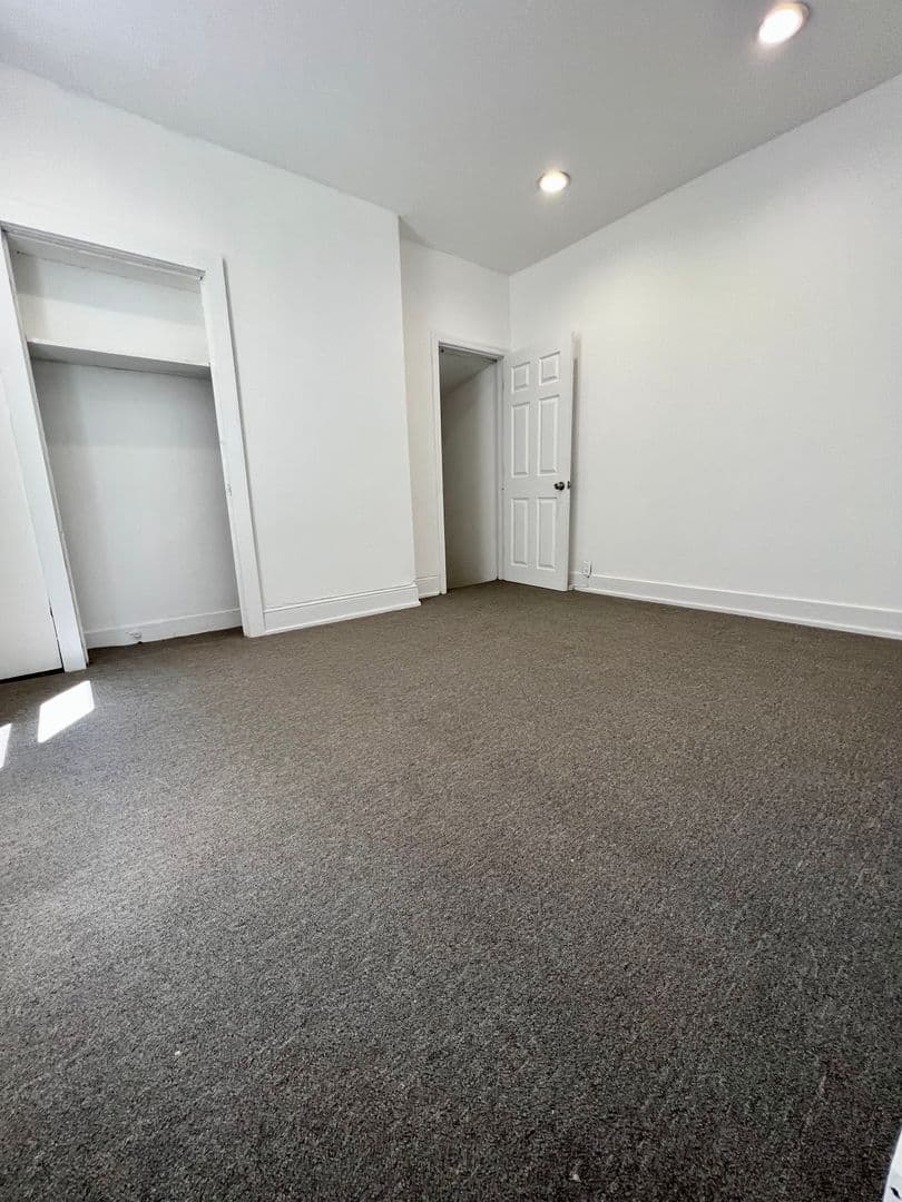 Philadelphia Townhome: 412 N 32nd St