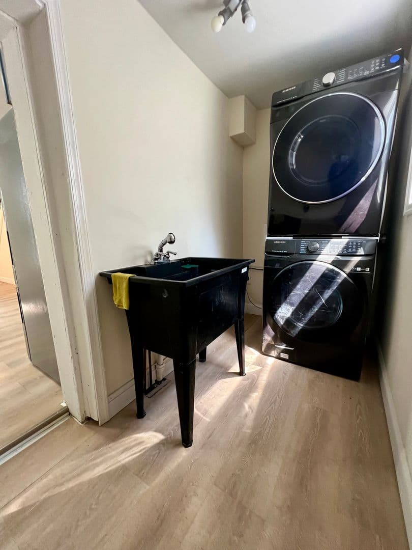 Philadelphia Townhome: 124 E Wishart St