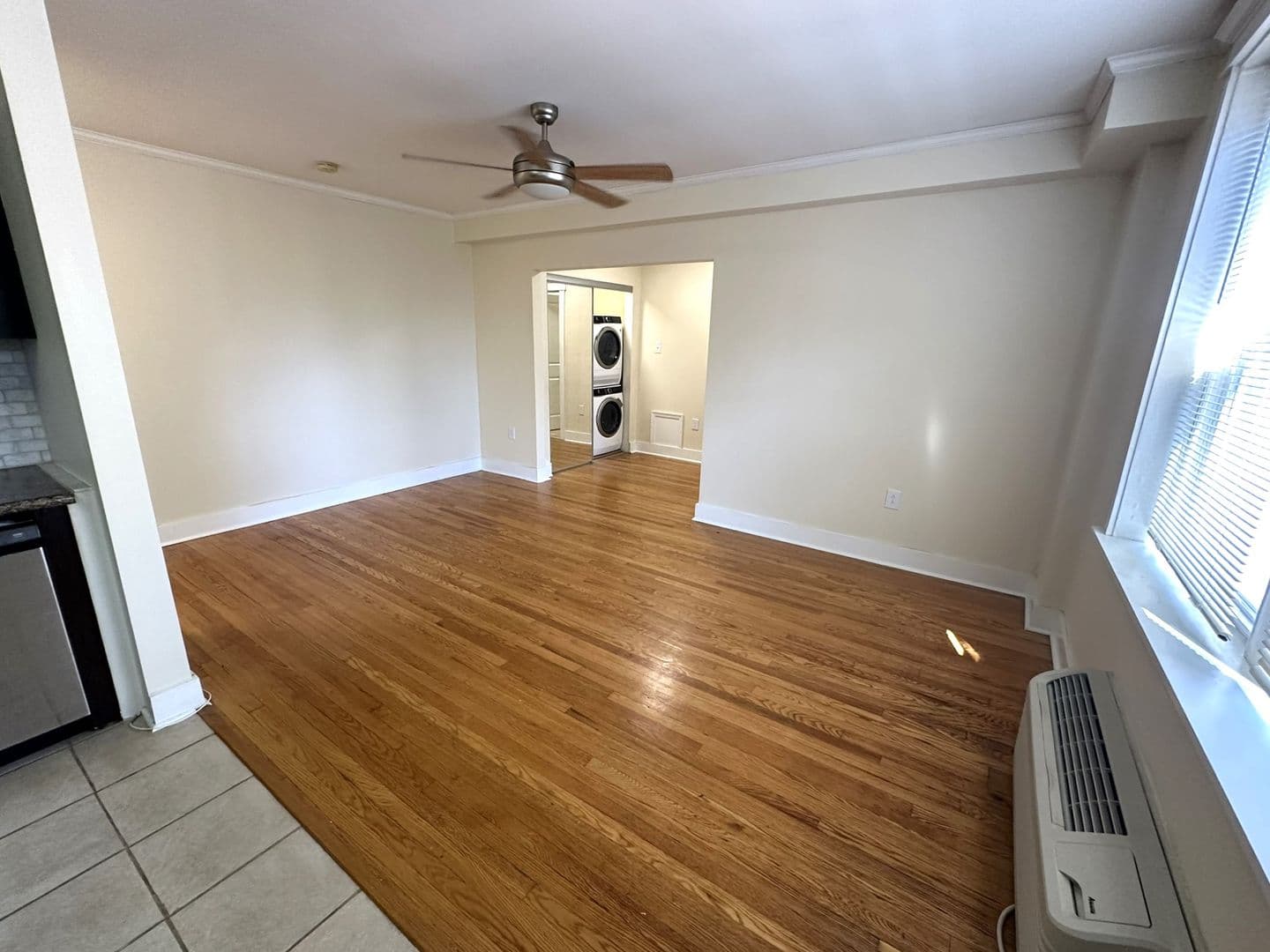Philadelphia Apartment: 437 W School House Ln