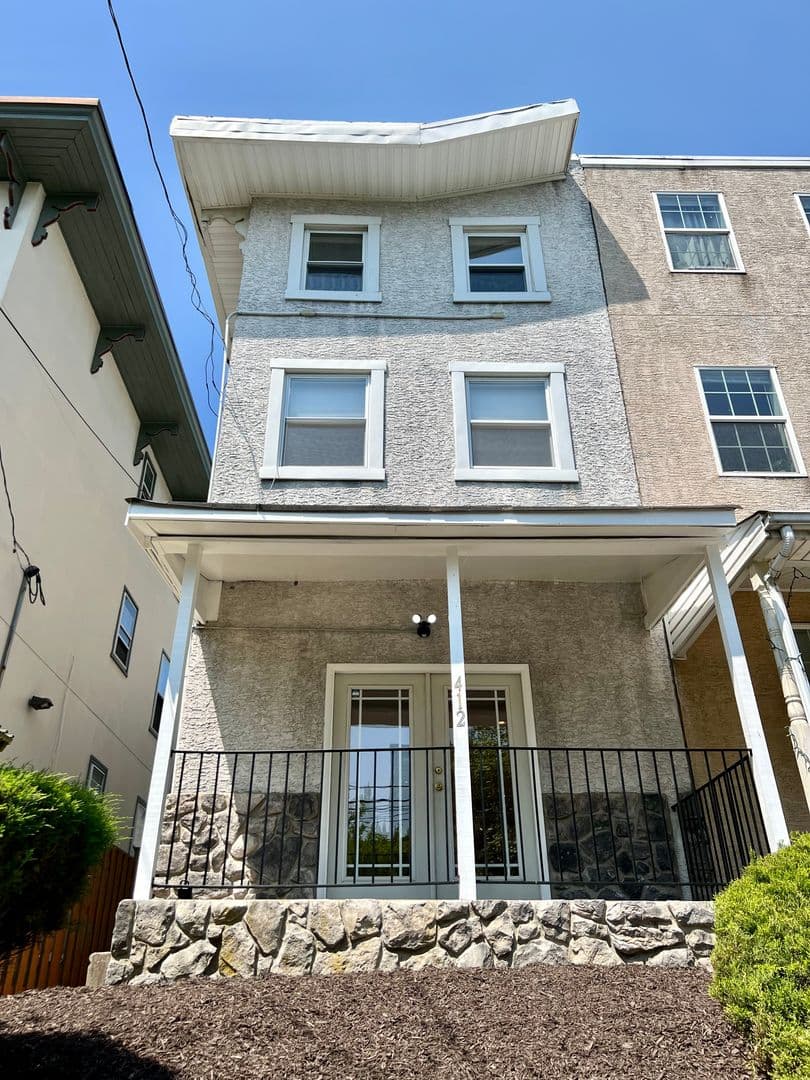 Philadelphia Townhome: 412 N 32nd St