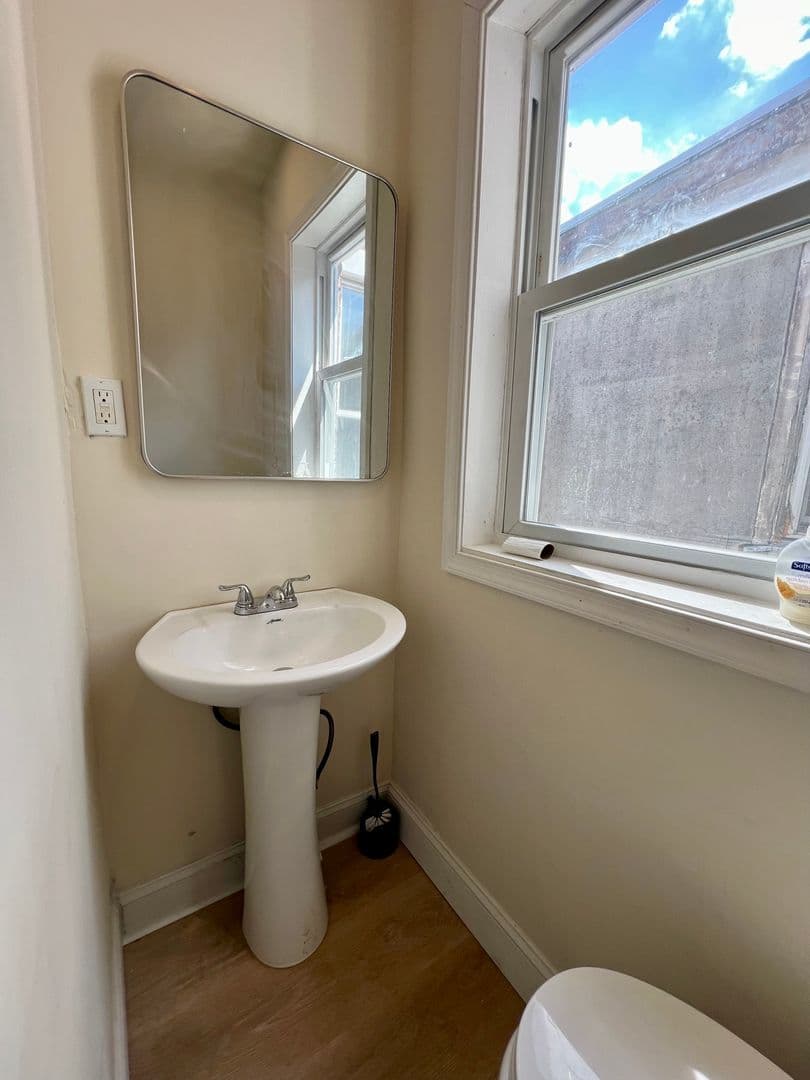 Philadelphia Townhome: 124 E Wishart St