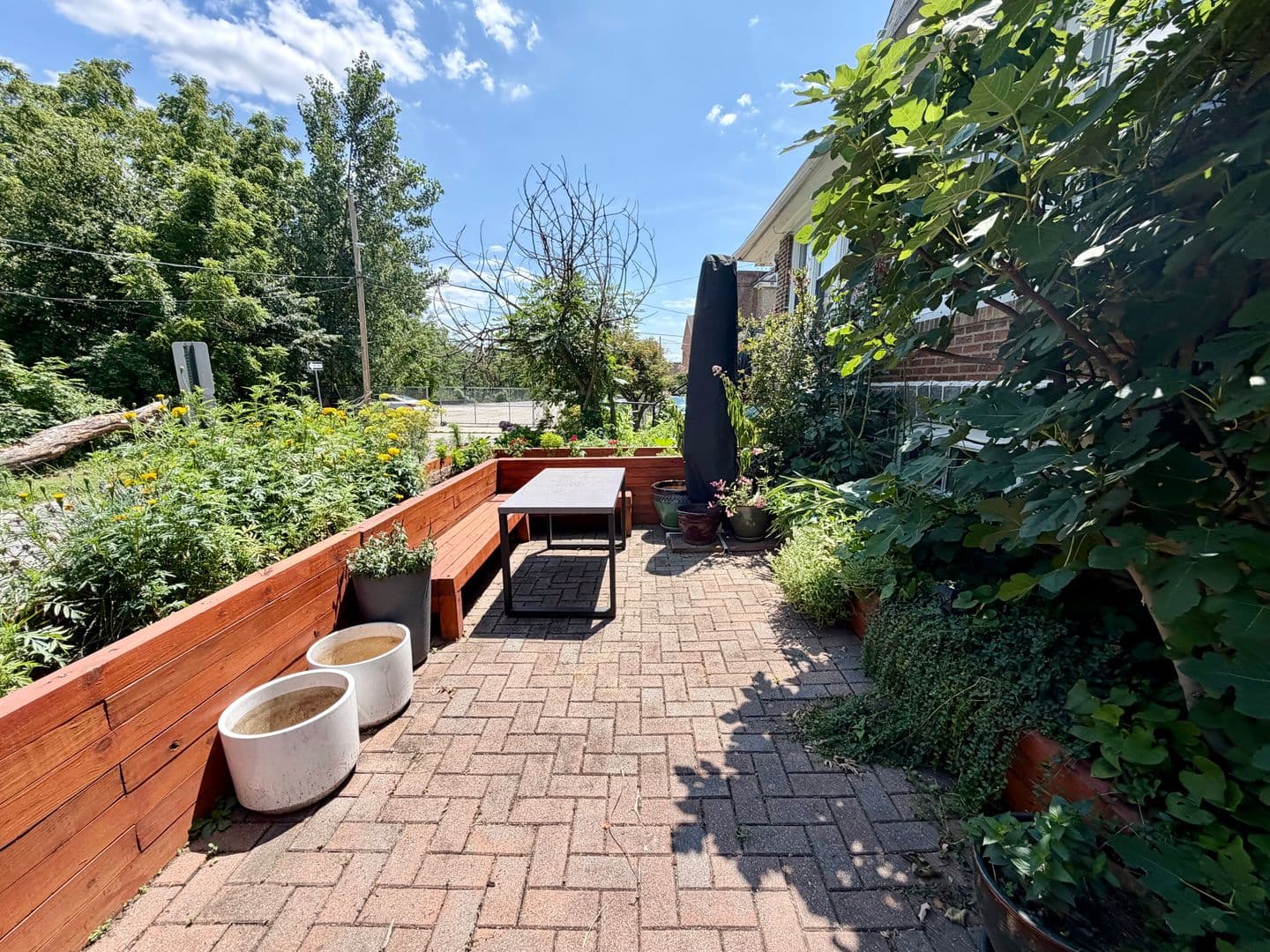 Upper Darby Townhome: 216 Glencoe Rd