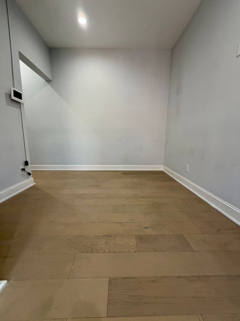 Philadelphia Apartment: 1247 Snyder Ave