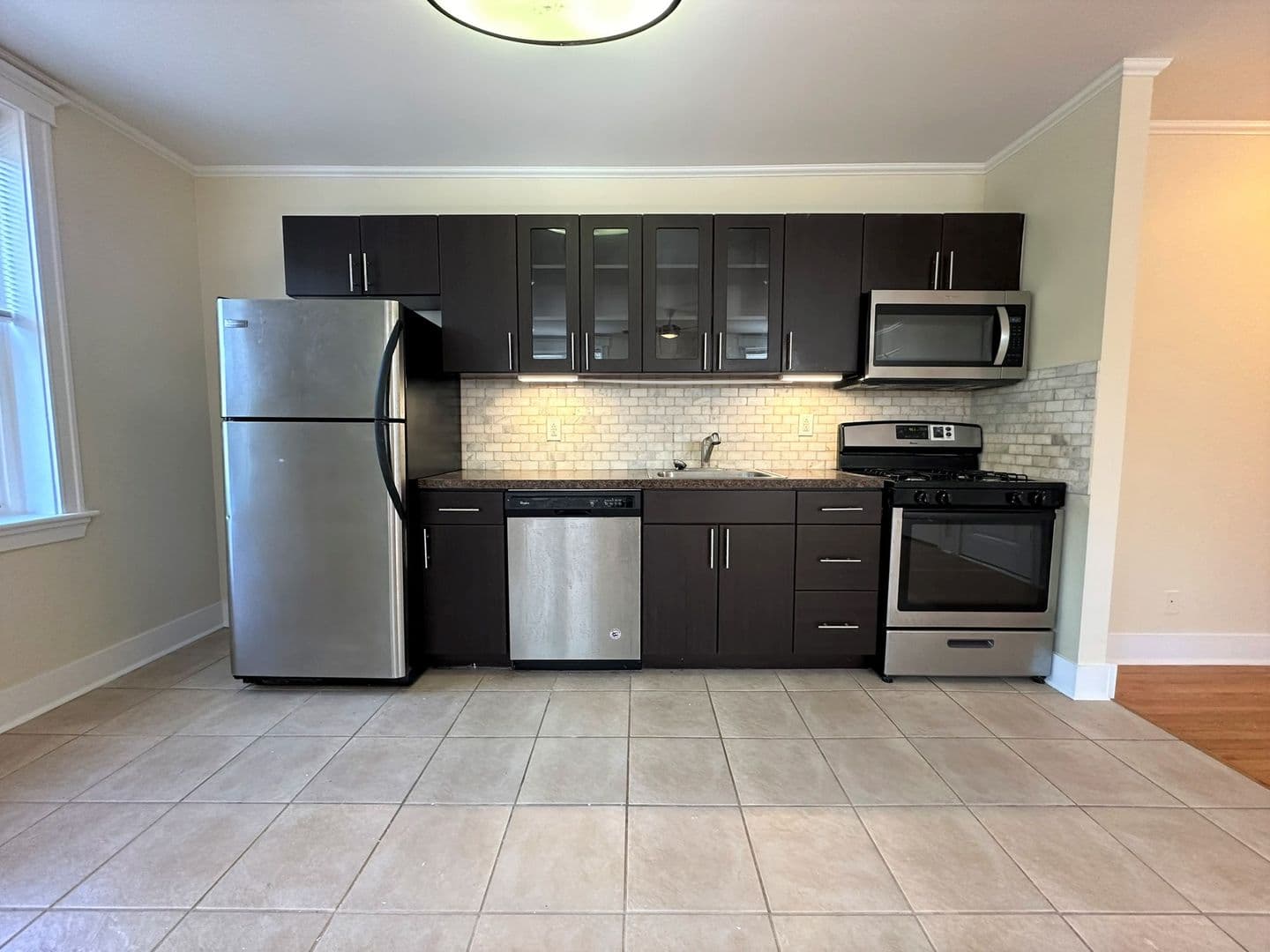 Philadelphia Apartment: 437 W School House Ln