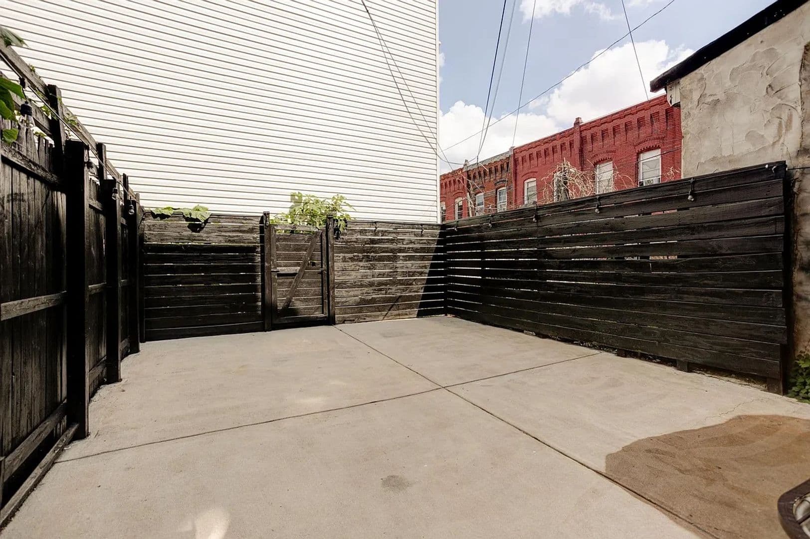 Philadelphia Apartment: 1315 N 19th St