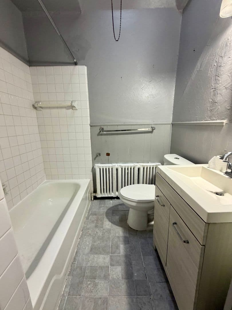 Philadelphia House: 7207 Sommers Rd