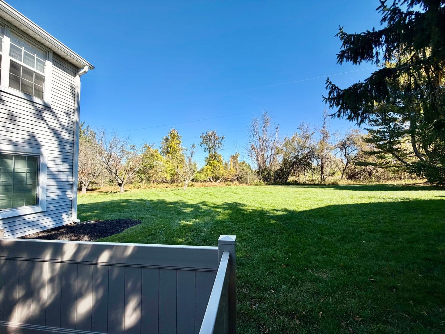 Newtown House: 32 Everett Dr
